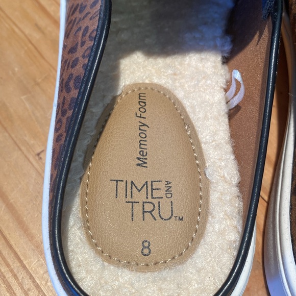 🎉 TIME AND TRUE CHETTAH SLIDE IN SNEAKERS‼️ - Picture 6 of 13